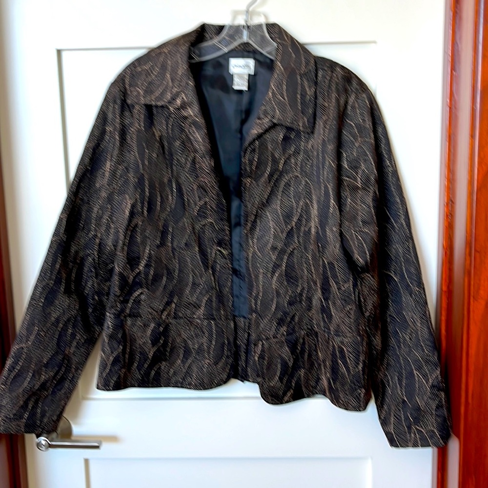 Stunning brown and copper metallic Chicos jacket.